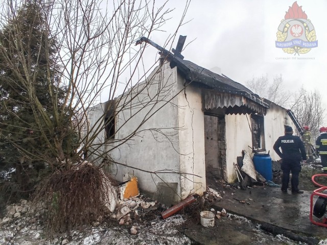Pożar domu w Wycince Wolskiej w gminie Kowiesy