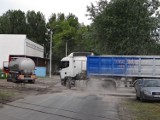 Kolizja na ulicy Długosza. Mieszkańcy "cukrowni" mają dosyć ciężarówek