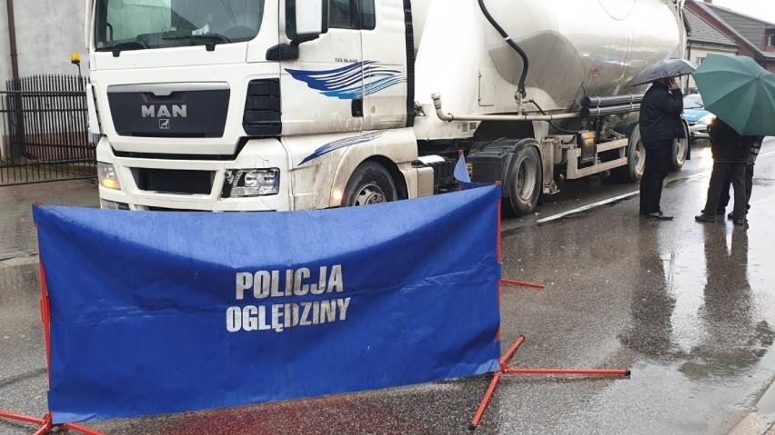 Tragedia na ulicy Malików w Kielcach. Zginęła kobieta potrącona przez ciężarówkę. Są objazdy