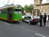 Poznań: Wypadek na Grunwaldzkiej. Auto zderzyło się z tramwajem [ZDJĘCIA, WIDEO]