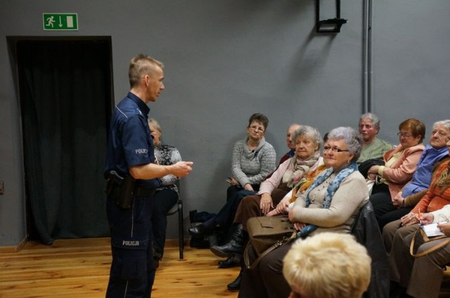 Spotkanie policjantów z seniorami w Będzinie.