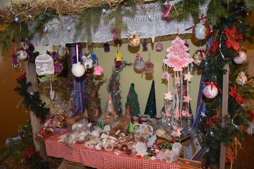 Charytatywny bazarek świąteczny w żłobku miejskim w Obornikach
