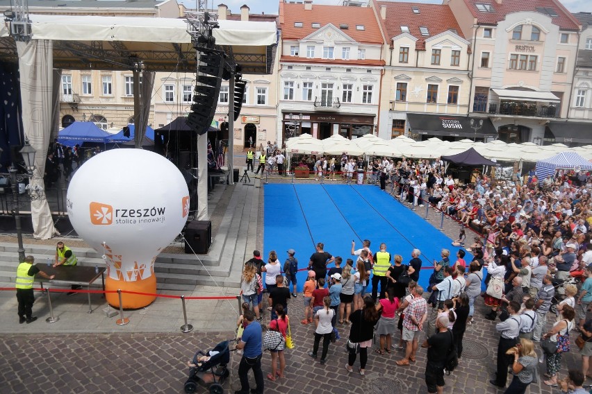 Koncerty i jarmark. Tak Rzeszów świętuje Festiwal Zespołów Polonijnych