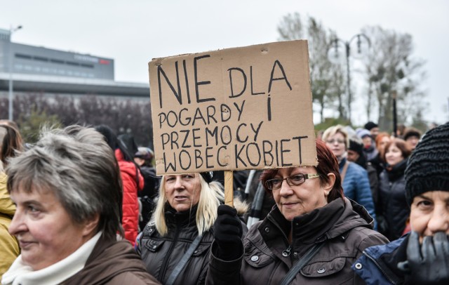 Manifestacja pod nazwą "Strajk Kobiet Gdynia - Runda Druga"