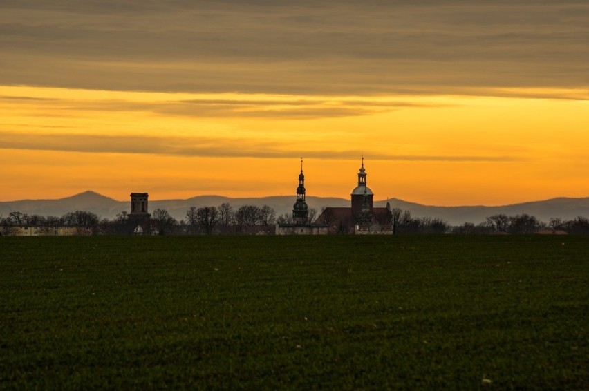 Fotografia wykonana w styczniu 2020 r. pomiędzy Kartowicami...