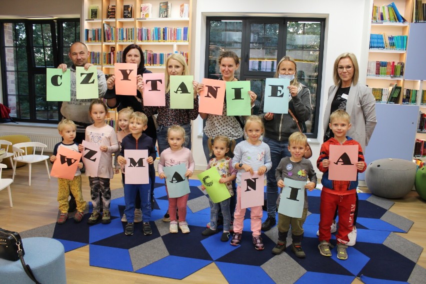 Możliwości spędzania czasu w żorskiej bibliotece w trakcie...