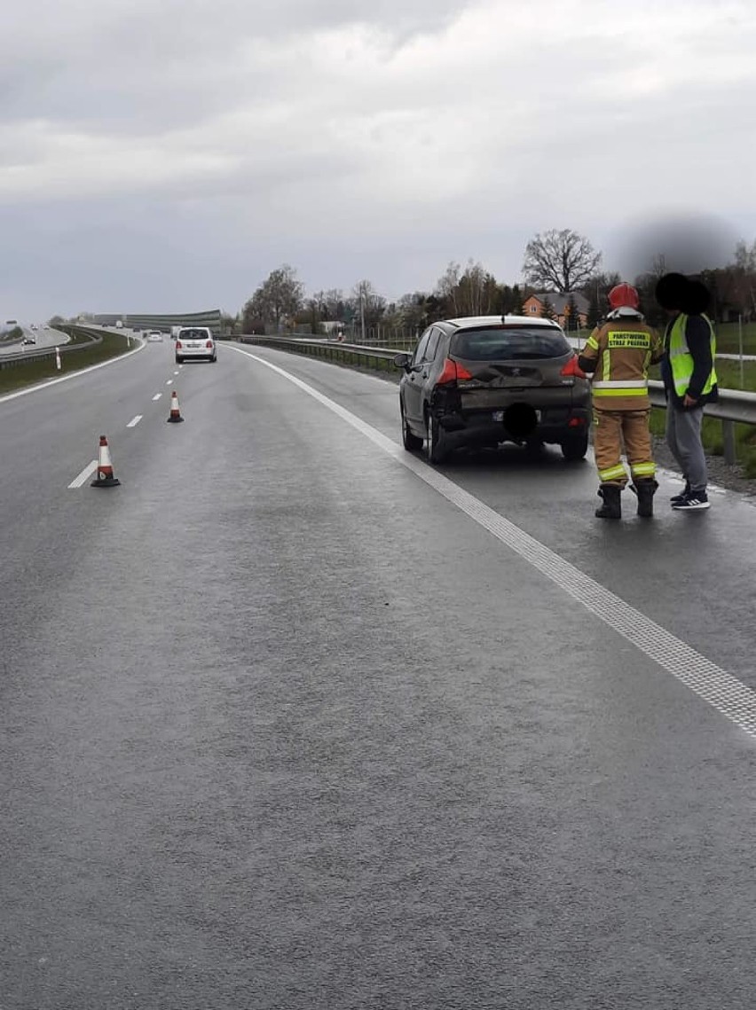 Wypadek na drodze S7 w Cedrach Małych. Trzy osoby trafiły do szpitala |ZDJĘCIA