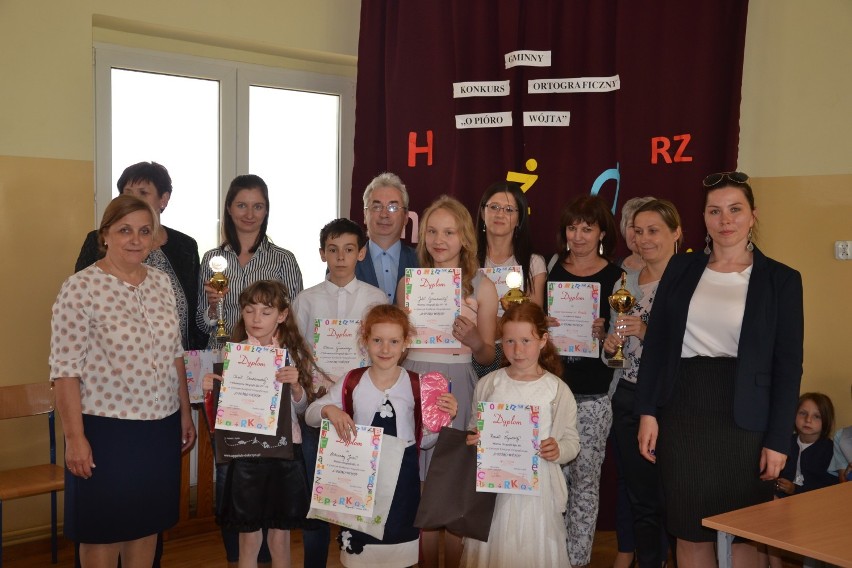 W szkole podstawowej we Węgiersku Dobrzyń rozegrano gminny konkurs ortograficzny o „Pióro Wójta” 