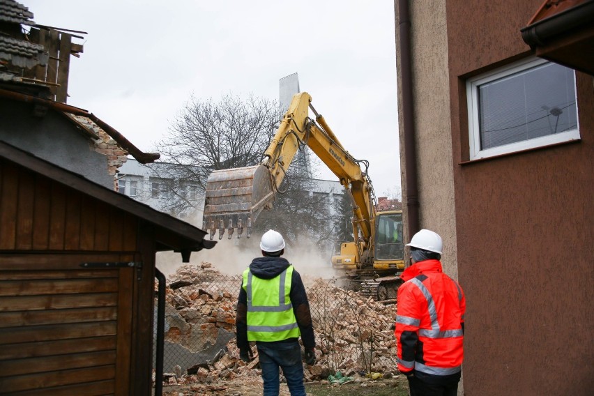 Rozbiórka domów w związku z przebudową alei 29 Listopada