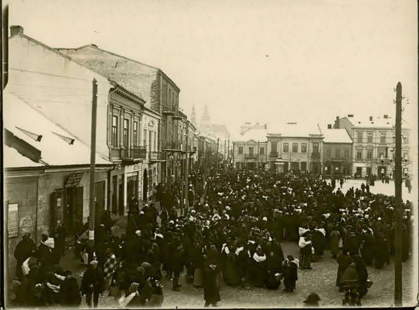 3 kwietnia 1916 , Rynek w Kielcach.
