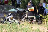 Wypadek w Darzlubiu (23.08.2015). Golf czołowo zderzył się z autobusem | ZDJĘCIA, WIDEO