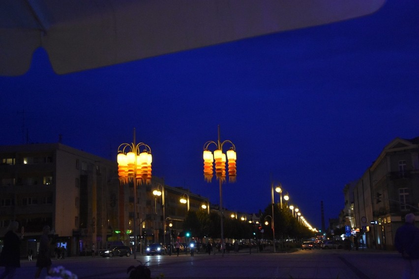 Częstochowa by night. Lampiony na placu Biegańskiego