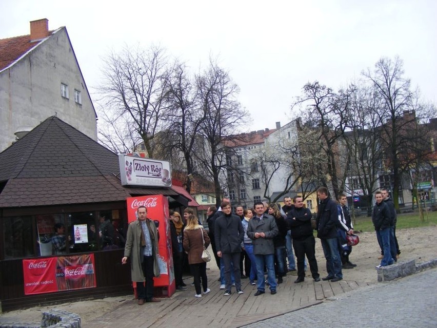 Kalisz: Mieszkańcy protestowali przeciw likwidacji znanego w mieście ogródka piwnego. ZDJĘCIA