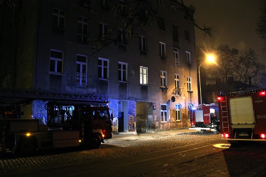 Pożar w kamienicy na Łagiewnickiej 9 w Łodzi