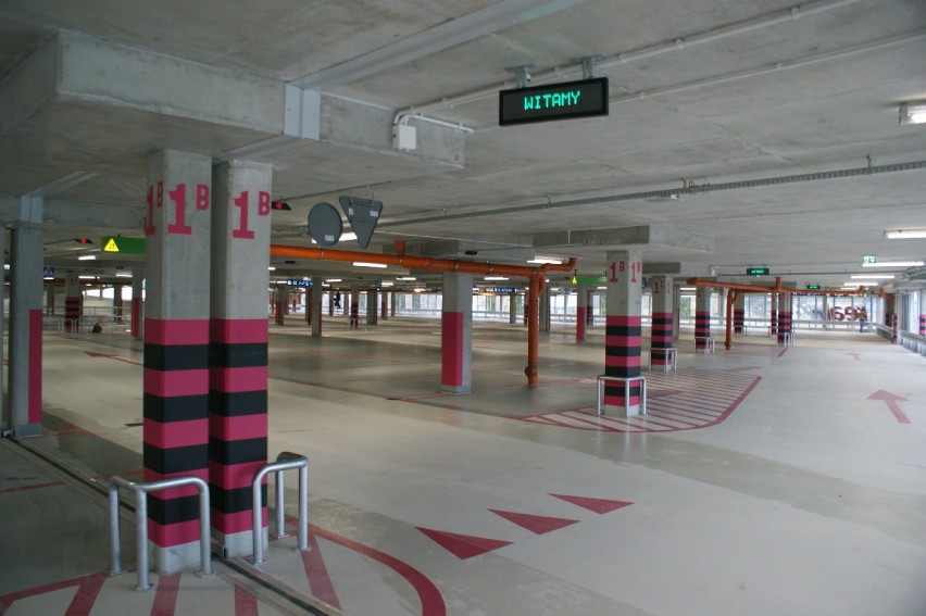 Nowy parking w Manufakturze w Łodzi. Trzy kondygnacje i aż 387 dodatkowych miejsc
