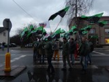 Brzeszcze. Ludzie protestujący pod kopalnią zablokowali drogę