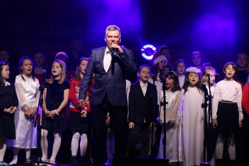 Koncert charytatywny "Serduszka dla Złotowian" po kilkuletniej przerwie odbył się w hali widowiskowo-sportowej