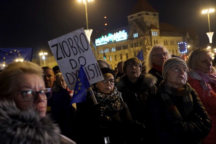 Protestujący uważają, że proponowane zmiany stanowią przejaw...