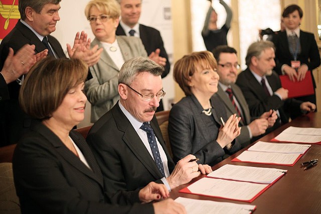 W poniedziałek podpisano umowę o współpracy w ramach przebudowy dworca Łódź Fabryczna.