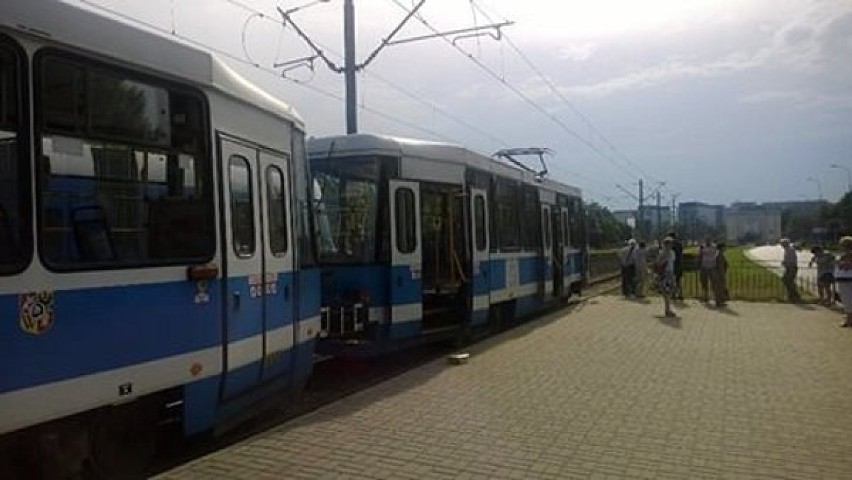 Awaria tramwaju na ul. Legnickiej [zdjęcia]