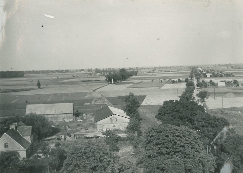 Widok z kościelnej wieży w 1950 roku - w stronę Józefinowa