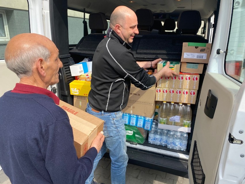 Włosi przywieźli do Wadowic dary dla uchodźców