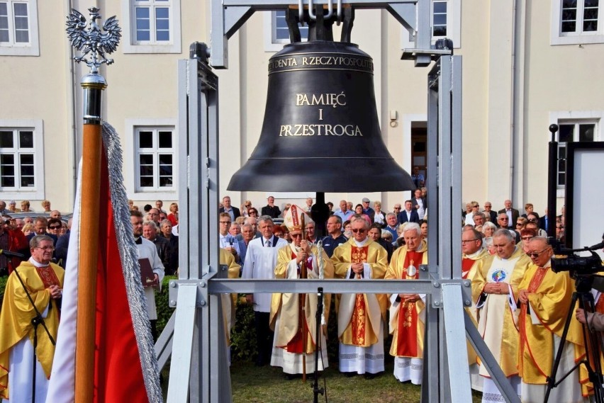 15 września 2019 r. - uroczystość powitania dzwonu od...