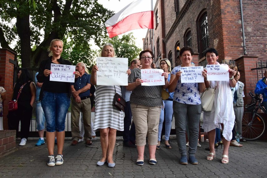 Protest w Malborku w obronie sądów [ZDJĘCIA]. "Chcemy weta prezydenta"