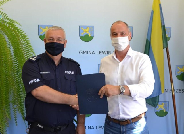 Dodatkowe patrole policji w gminie Lewin Brzeski.