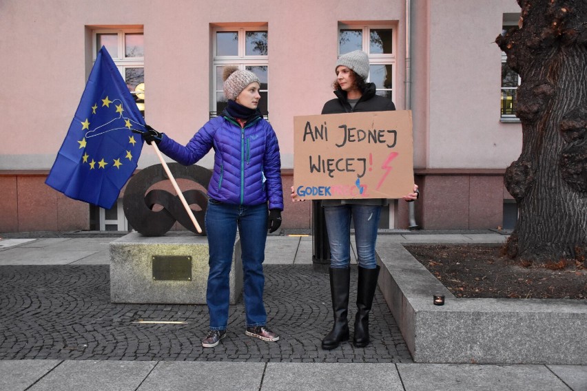 Demonstracje pod hasłem "Ani jednej więcej" to reakcja na...