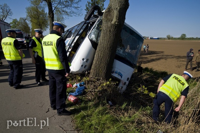 Wypadek autobusu w Zwierznie