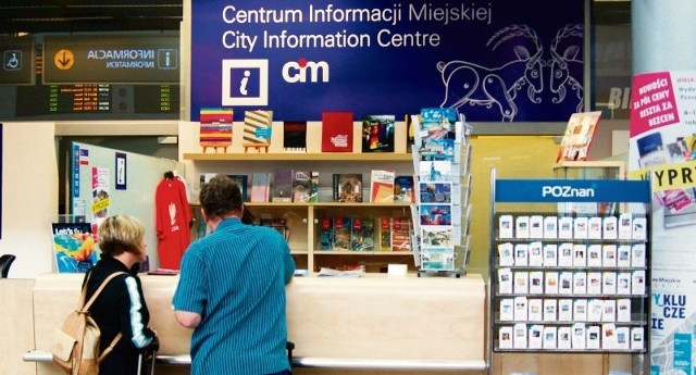 Centrum Informacji Miejskiej na terenie Portu Lotniczego Poznań-Ławica znajduje się w dogodnym dla pasażerów miejscu, bezpośrednio przy informacji lotniskowej. Miasto płaci tylko za media, lokal dostało za darmo