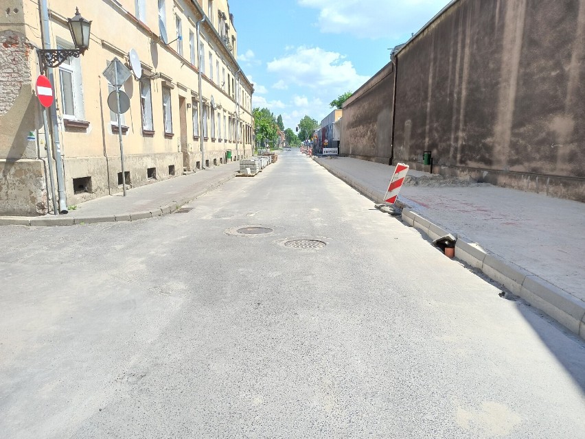 Rawicz. Po zakończeniu budowy ścieżki z Rawicza do Osieka, ulica 17 Stycznia stanie się jednokierunkowa?