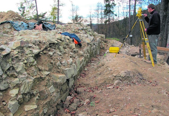 Tydzień temu zakończyły się prace badawcze w ruinach muszyńskiego zamku. Wyniki zaskoczyły samych archeologów