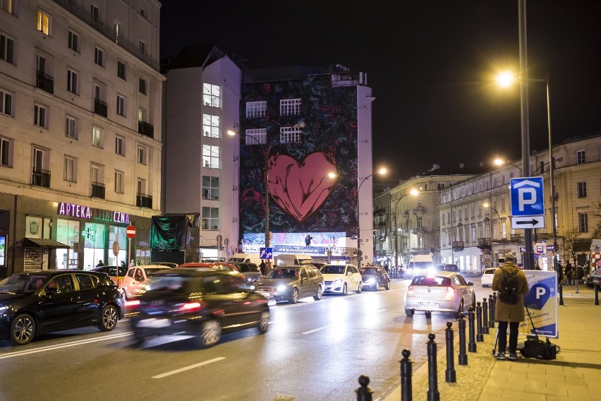 Nowy mural w centrum Warszawy. To cudo powstało w ramach kampanii „Love Over Hate” [ZDJĘCIA]