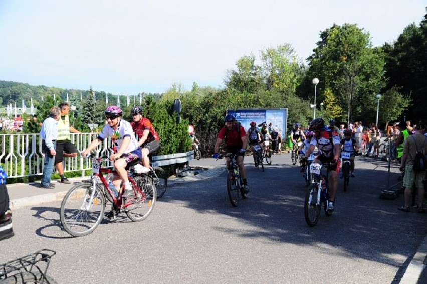 Ponad 1,5 tysiąca rowerzystów pojawiło się na starcie...