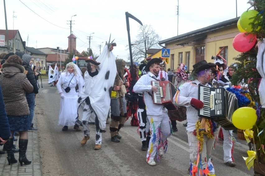 Przyszły "kozy" do Topólki. Gminny przegląd grup zapustnych.