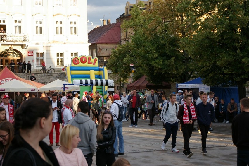 Trzymamy kciuki za naszych! Polska - Kolumbia również w Gorlicach [ZDJĘCIA]