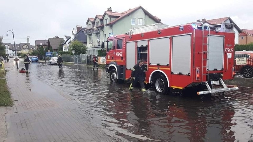 Deszcz i silny wiatr w Słupsku i regionie. Podtopienia i...