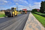 Powstaje nowa droga asfaltowo - betonowa na odcinku Przechlewo - Zawada