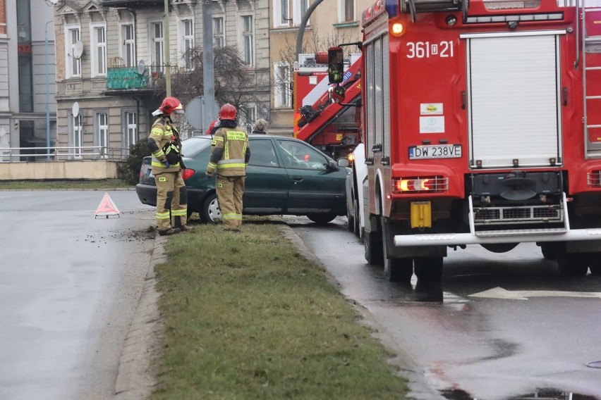 Wypadek na ulicy Muzealnej w Legnicy, zobaczcie zdjęcia