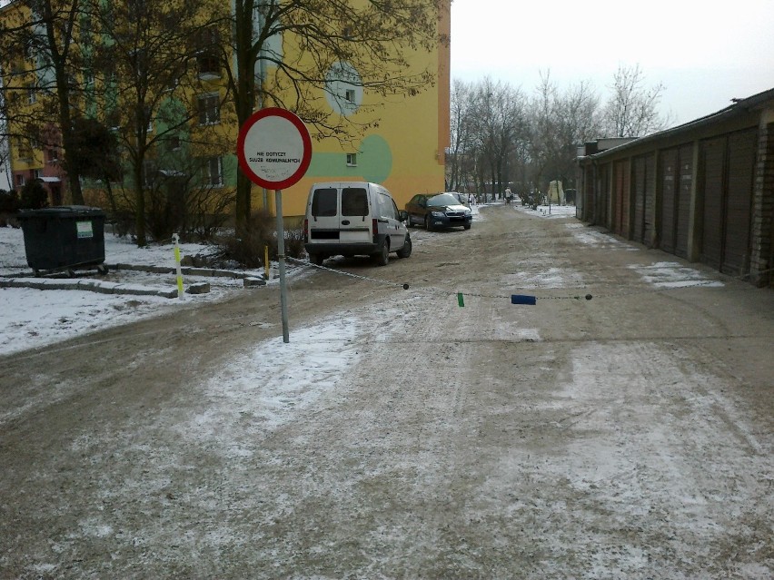 Parking przy "Juraszu" liczy około 100 miejsc. Niestety nie...