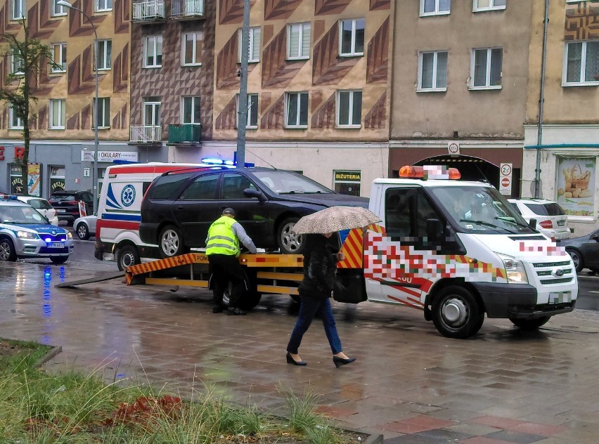 Policjanci ustalają teraz szczegółowe okoliczności...