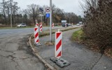 Wzdłuż ul. Fordońskiej w Bydgoszczy powstaje droga rowerowa. Ruszyła budowa [zdjęcia]