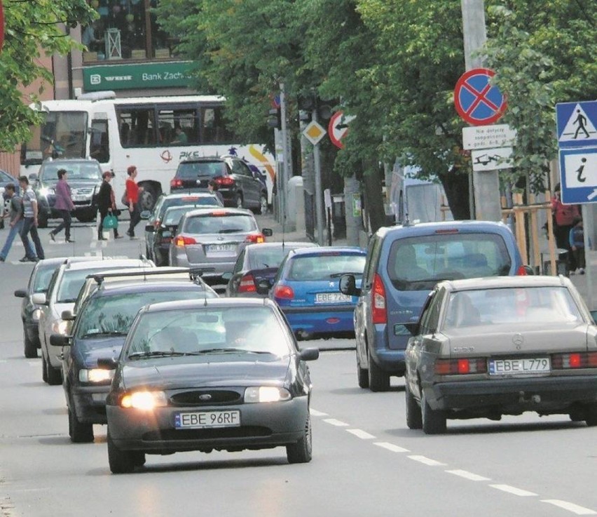 W Bełchatowie nie ma płatnych miejsc parkingowych w centrum...