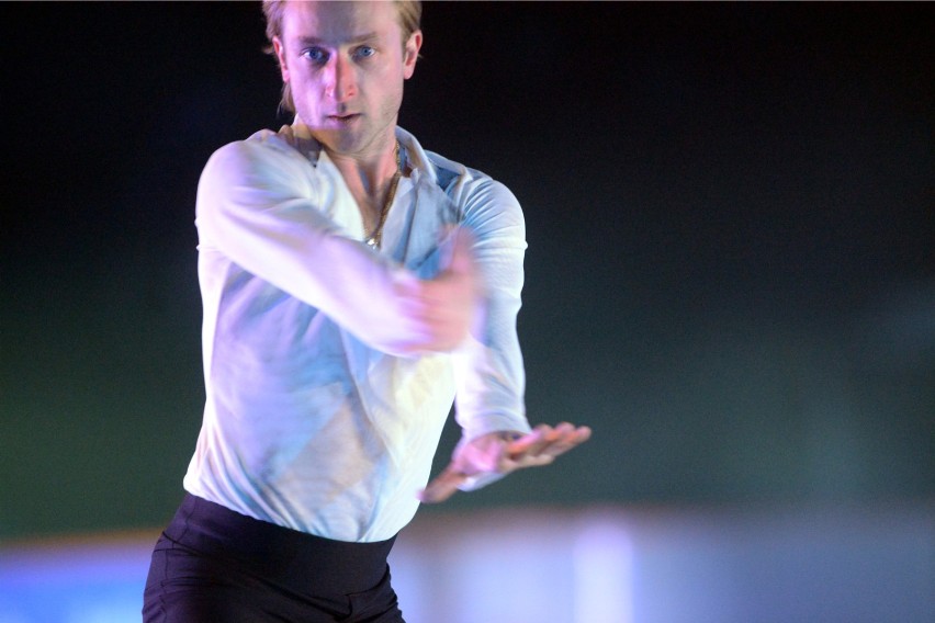 Kings on Ice. Popis łyżwiarskich umiejętności na Stadionie...