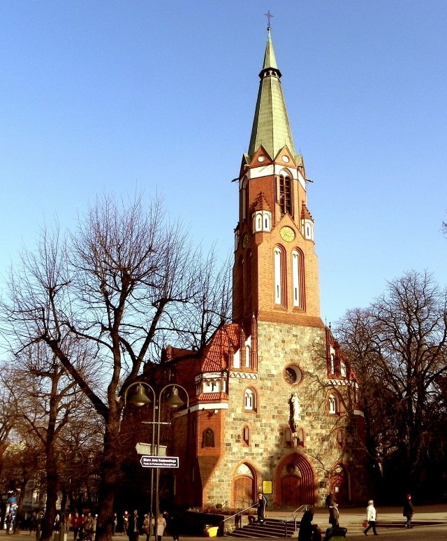 Kości&oacute;ł na Wzg&oacute;rzu Morskim w Sopocie [dzisiaj plac Konstytucji 3 Maja] budowano w latach 1899-1901.
Fot. Darek Szczecina