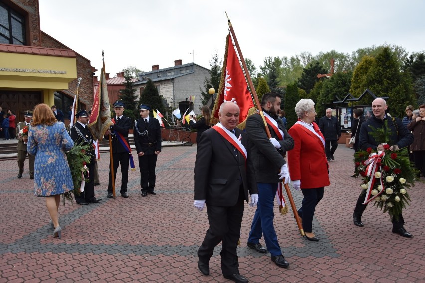 Zobacz ponad 100 ZDJĘĆ z obchodów święta 3 Maja w Myszkowie