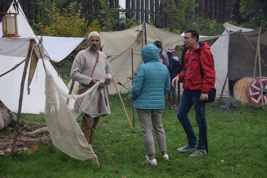 Festyn archeologiczny "Dary natury" w grodzie na kaliskim...