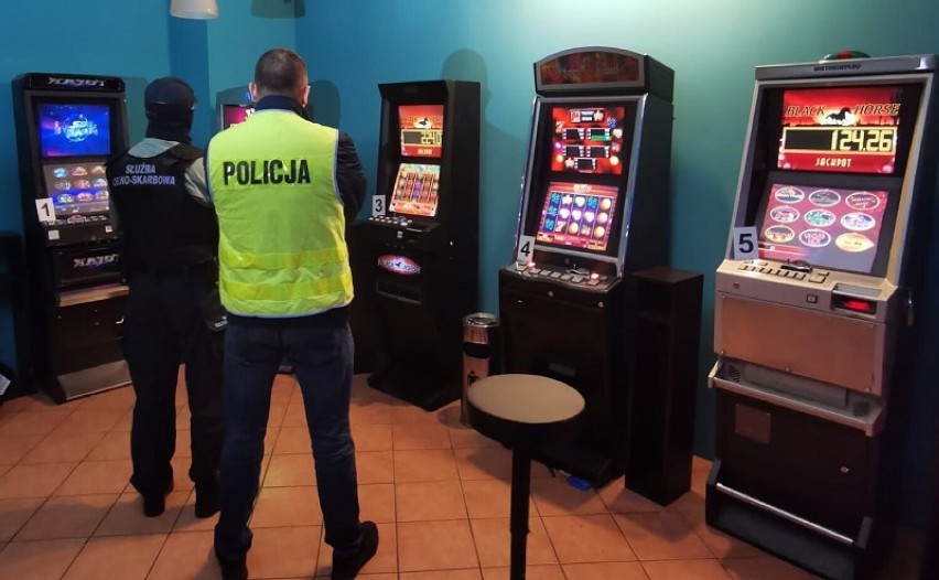 Policjanci i celnicy zabezpieczyli nielegalne automaty do gier w Tczewie!